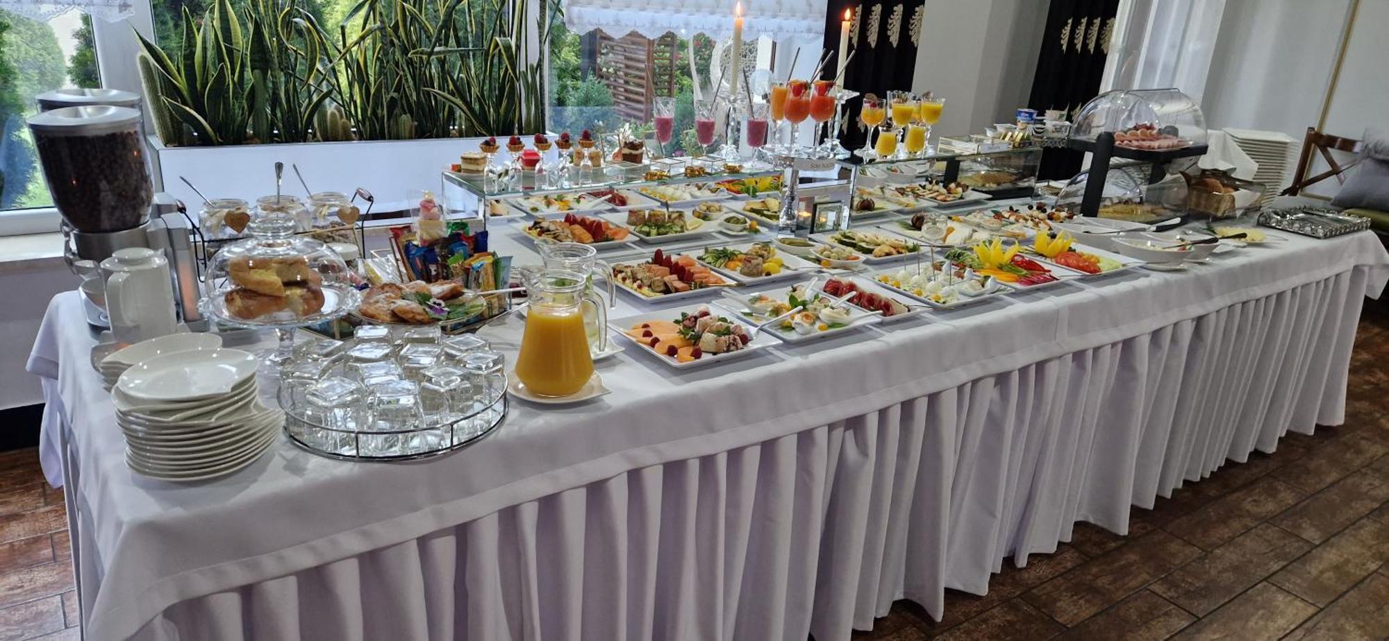 Cynamon Hotel Nowy Sącz Buitenkant foto