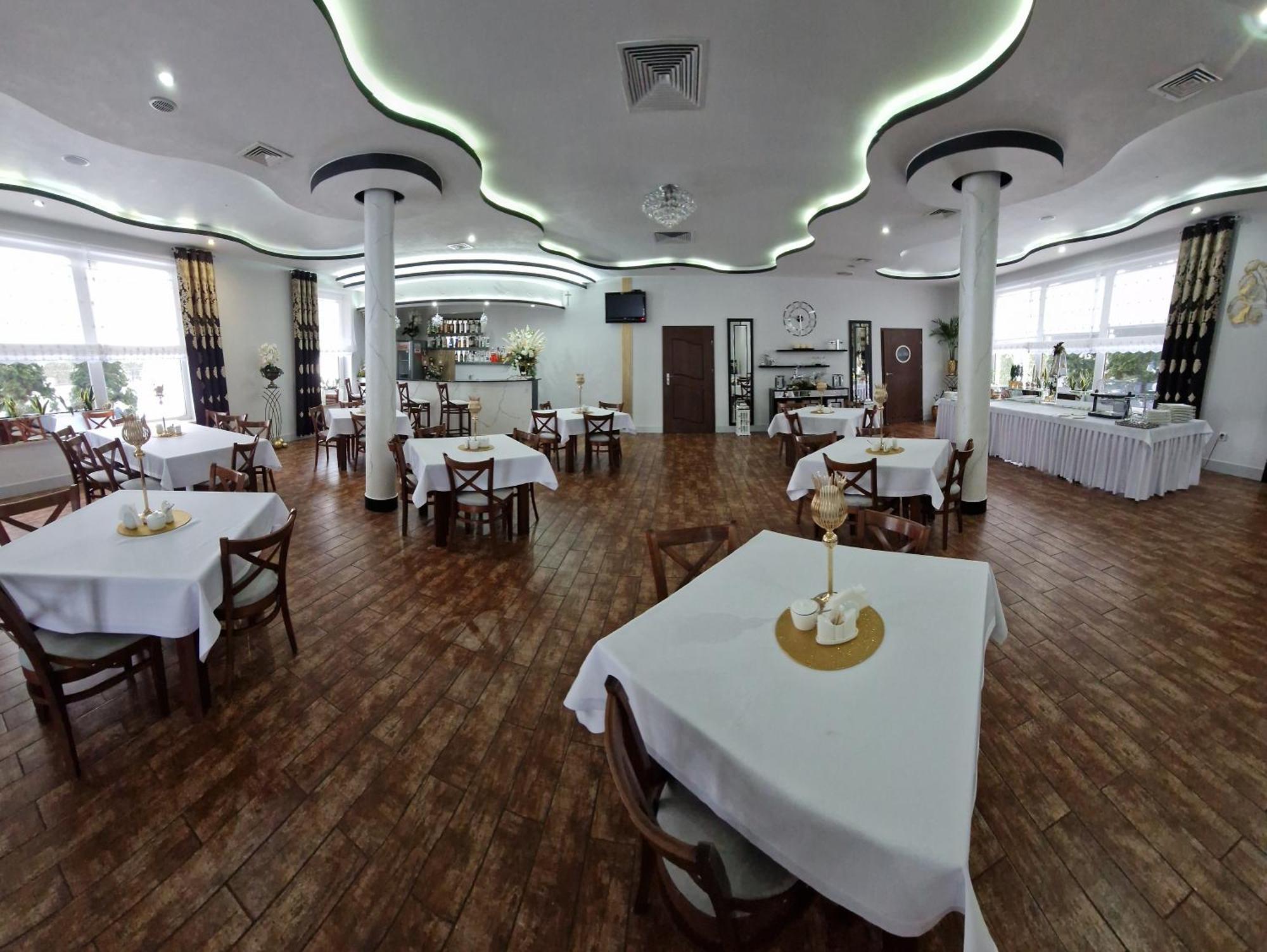 Cynamon Hotel Nowy Sącz Buitenkant foto