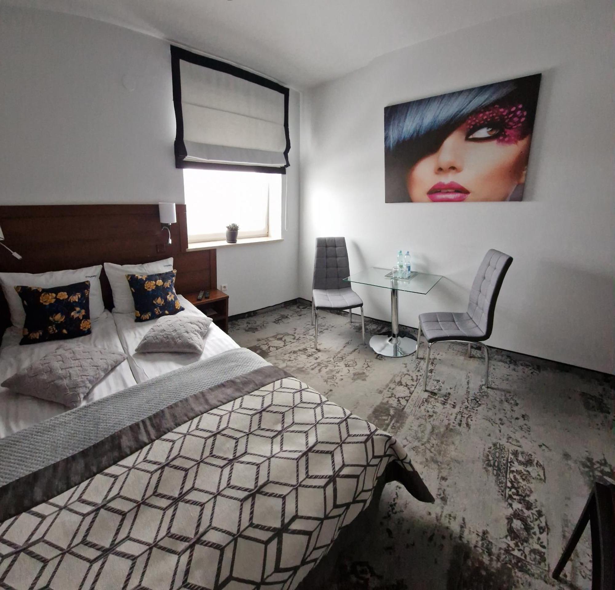 Cynamon Hotel Nowy Sącz Buitenkant foto
