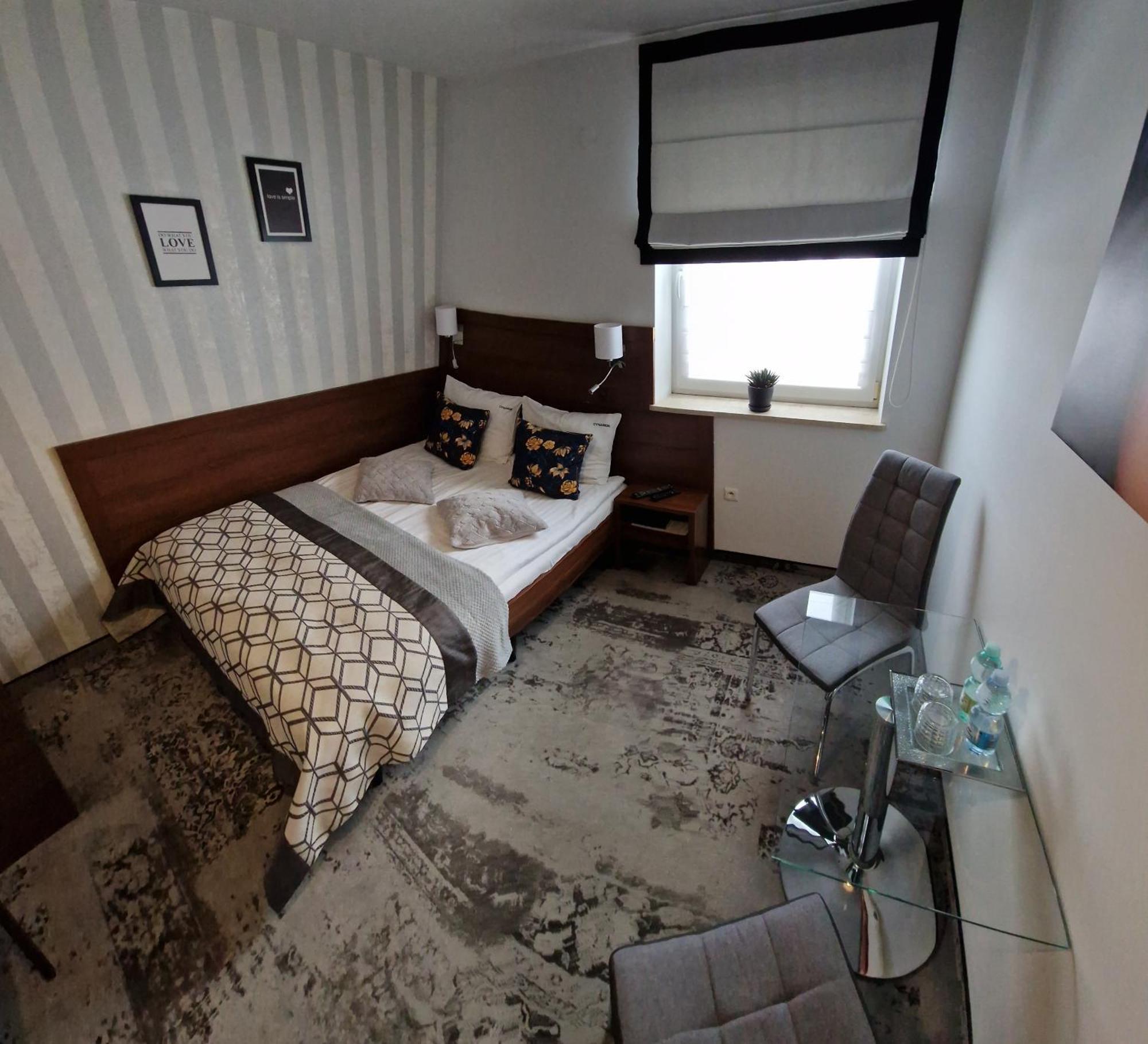 Cynamon Hotel Nowy Sącz Buitenkant foto