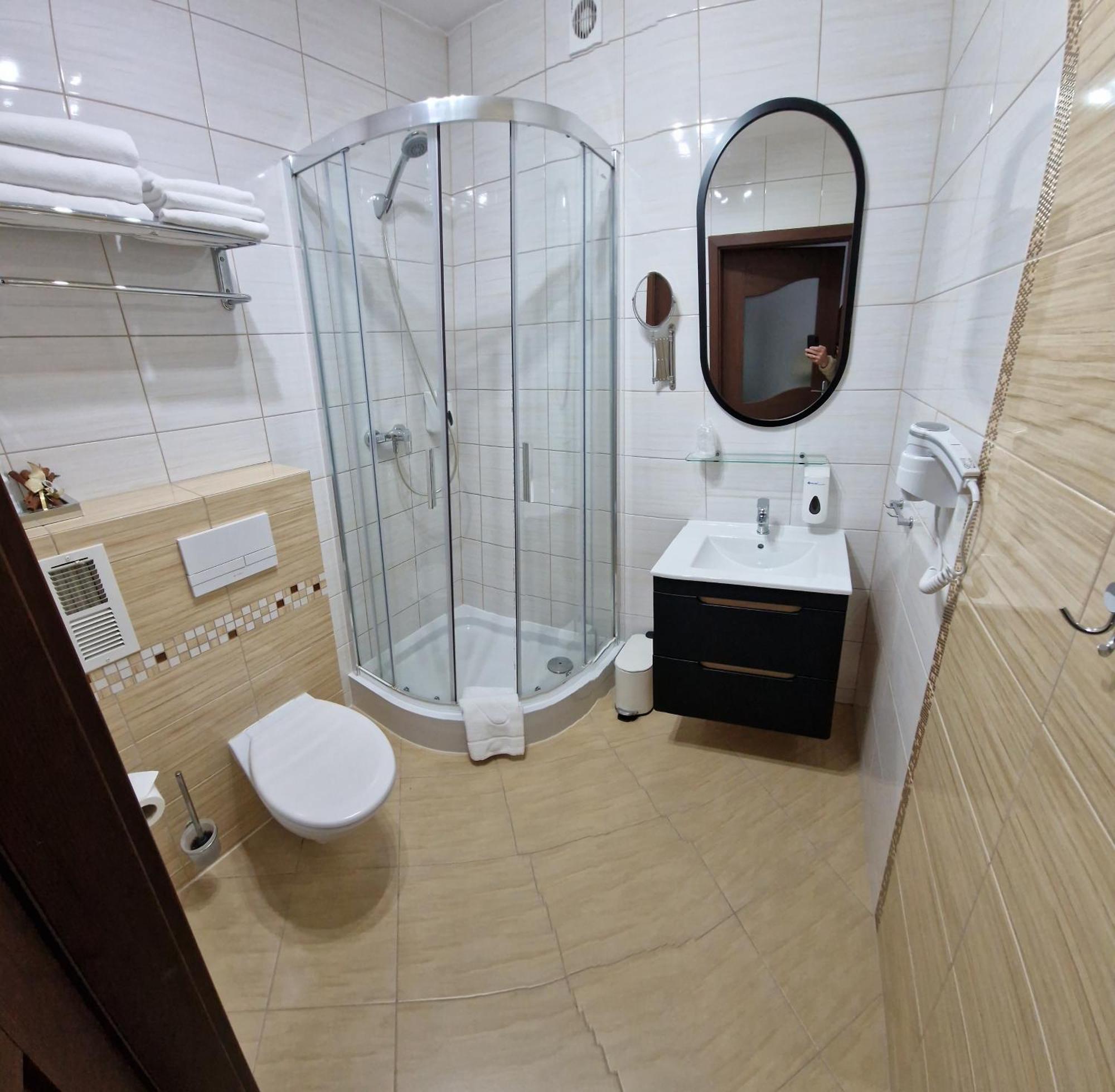 Cynamon Hotel Nowy Sącz Buitenkant foto