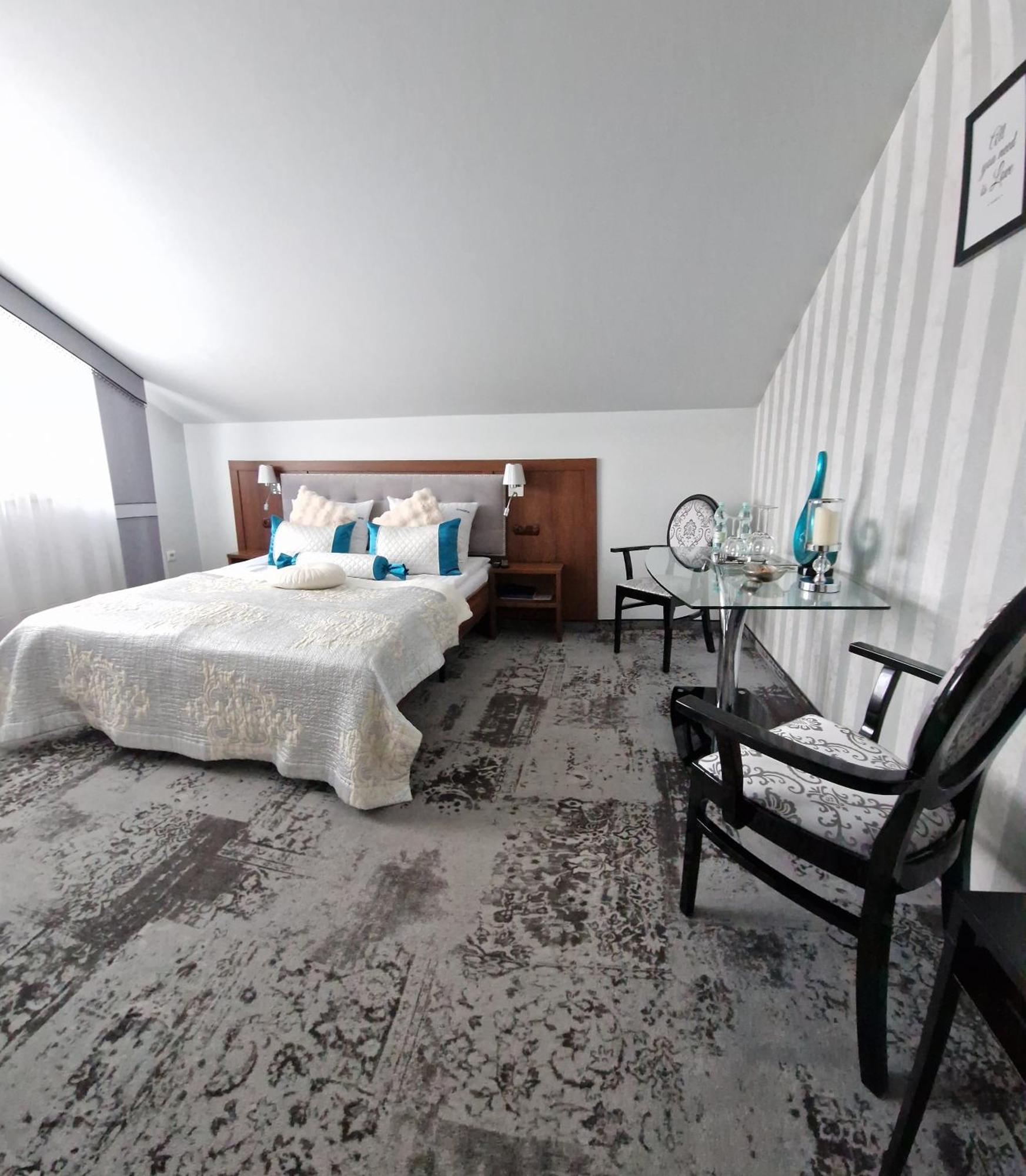 Cynamon Hotel Nowy Sącz Buitenkant foto