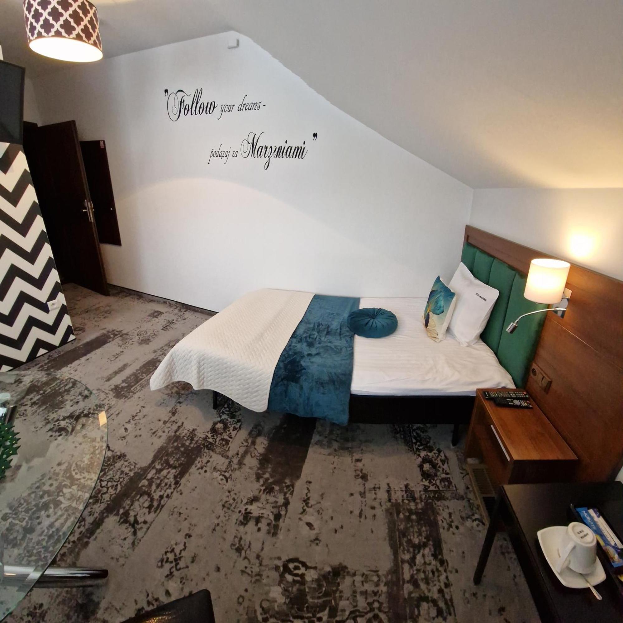 Cynamon Hotel Nowy Sącz Buitenkant foto