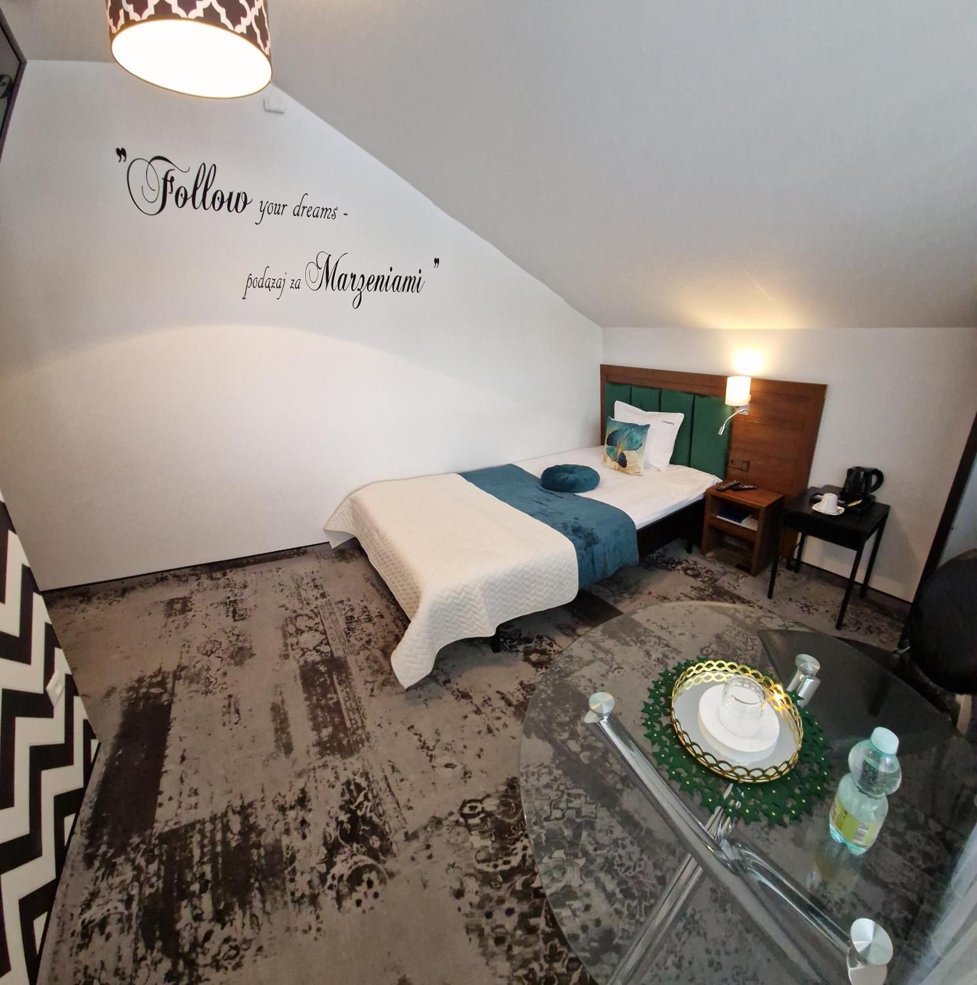 Cynamon Hotel Nowy Sącz Buitenkant foto